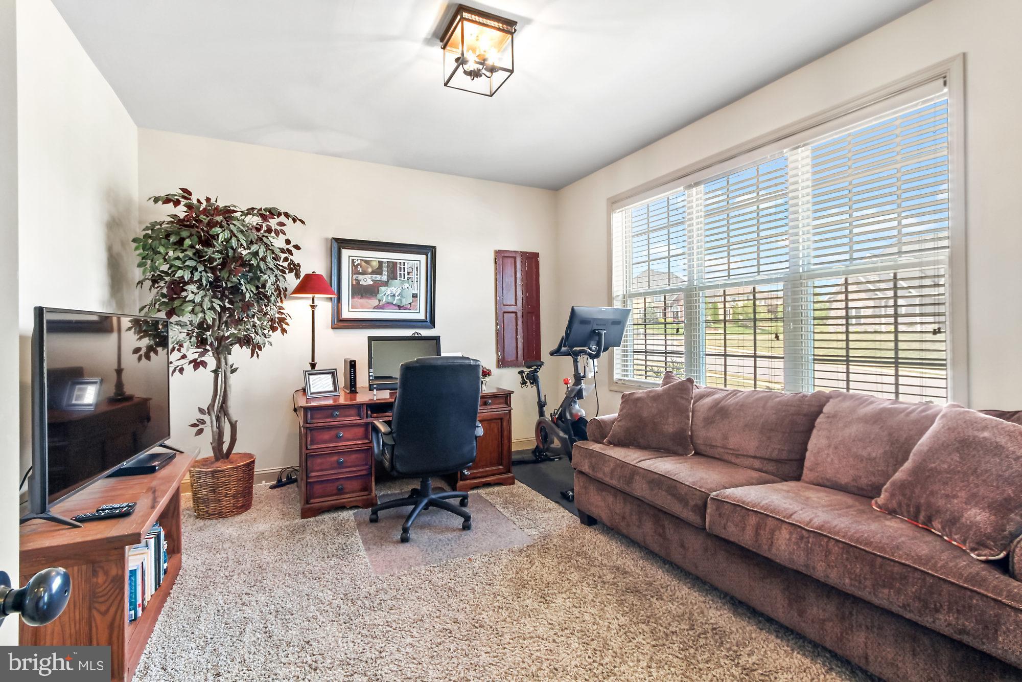 944 Bedford Road York, PA 17404 - Photo 3 of 36 Gallery Image 3