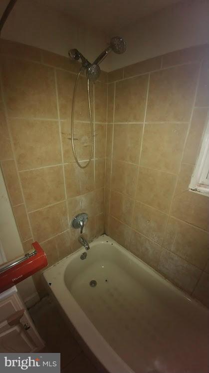 4732 Benning Road Southeast, Unit 302 Washington, DC 20019 - Photo 14 of 18 Bath