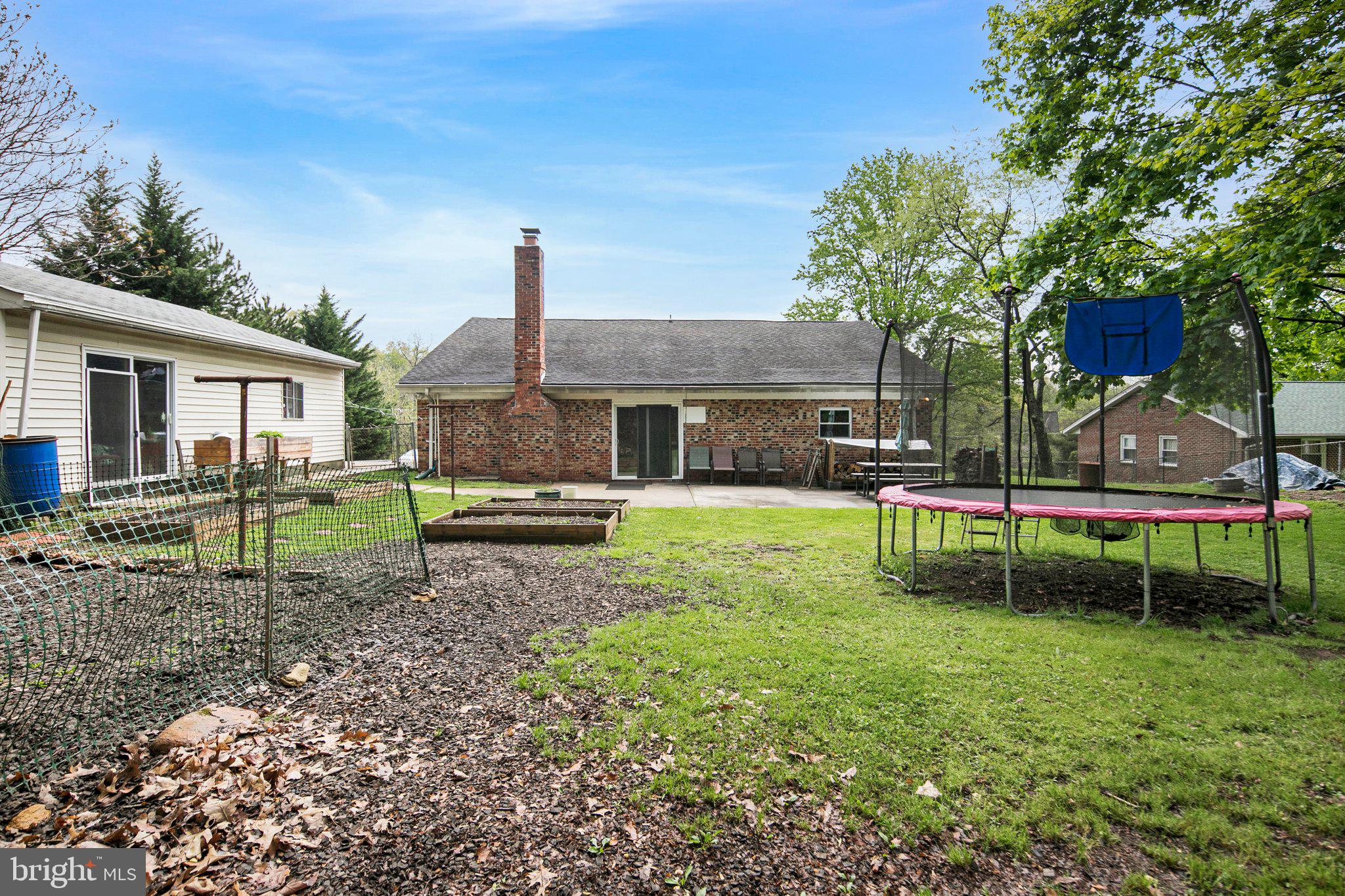 10314 Putman Road Frederick, MD 21702 - Photo 28 of 28 Amazing Rear Yard