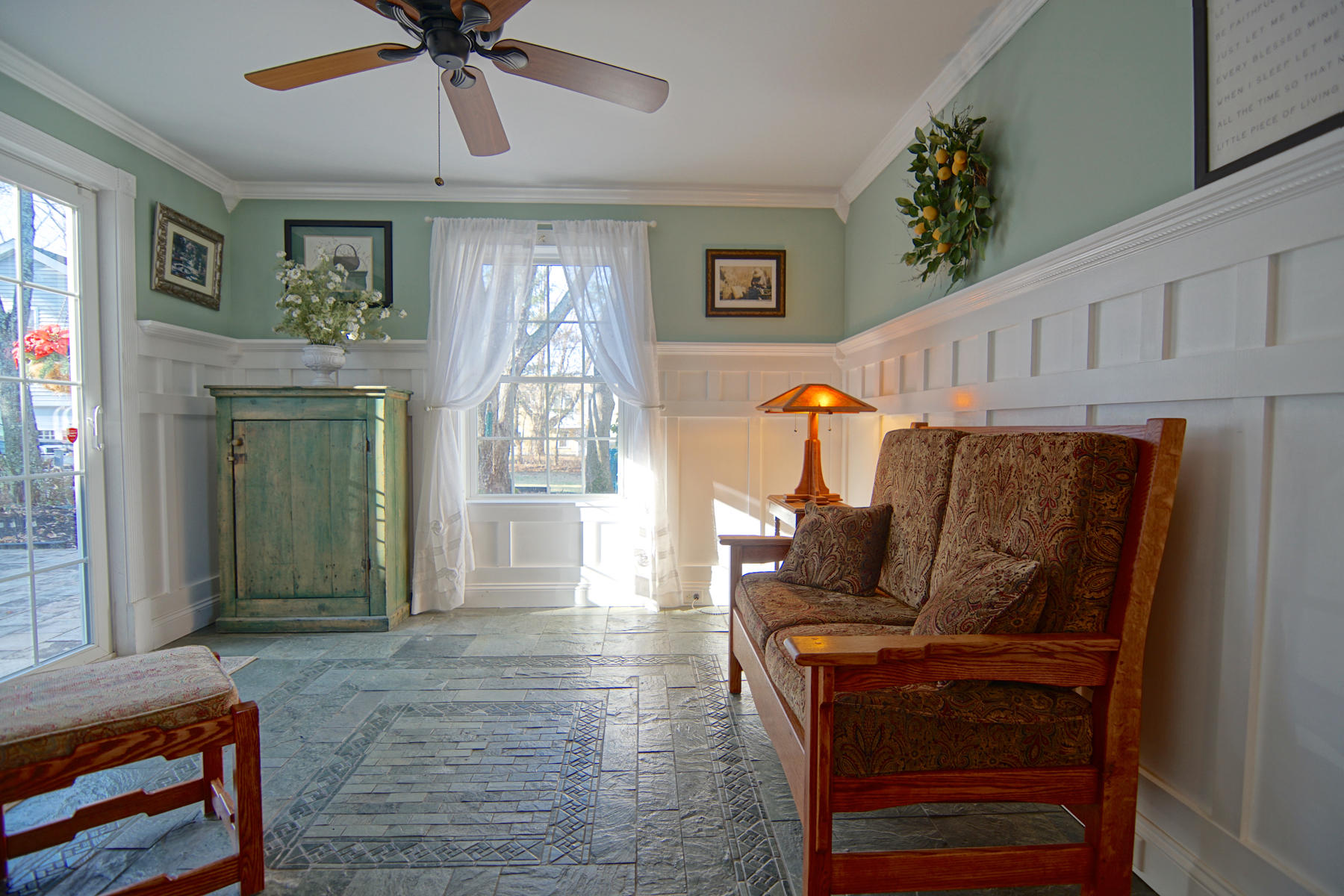 4 Spring Lane Eliot, ME 03903 - Photo 19 of 40 Beautiful side entrance room