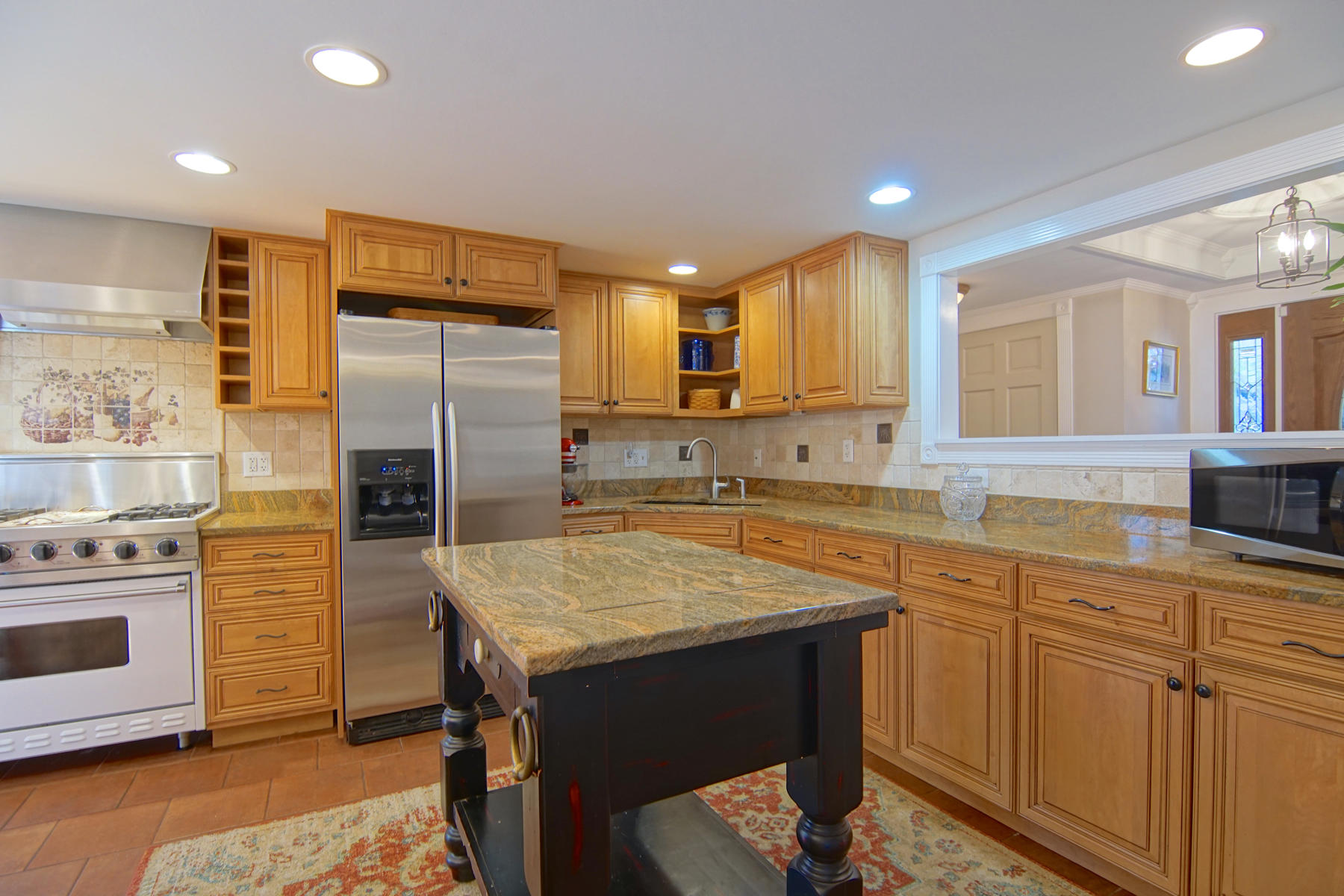 4 Spring Lane Eliot, ME 03903 - Photo 2 of 40 Beautiful and funcitonal