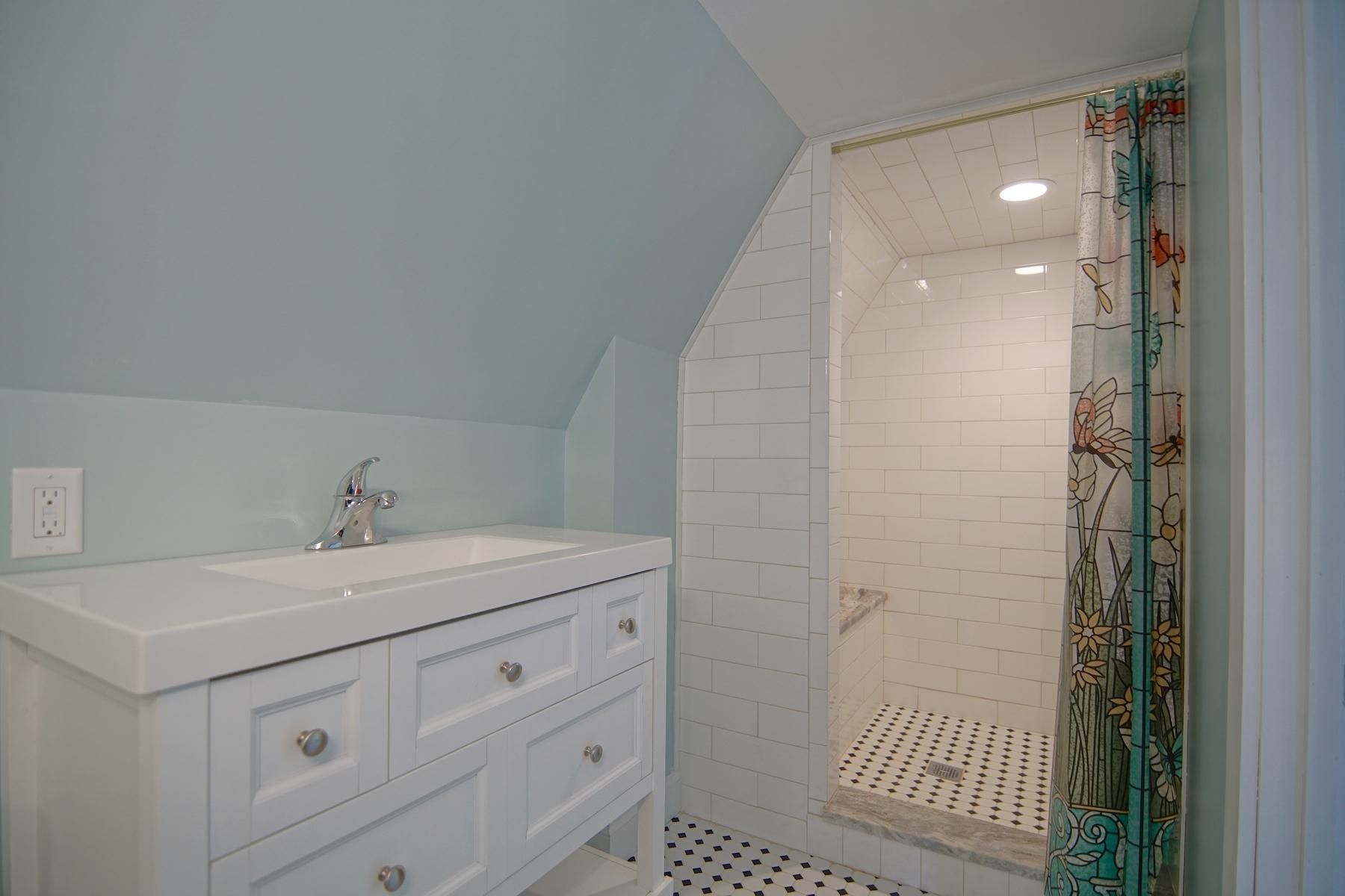 4 Spring Lane Eliot, ME 03903 - Photo 37 of 40 In-law upstairs bath