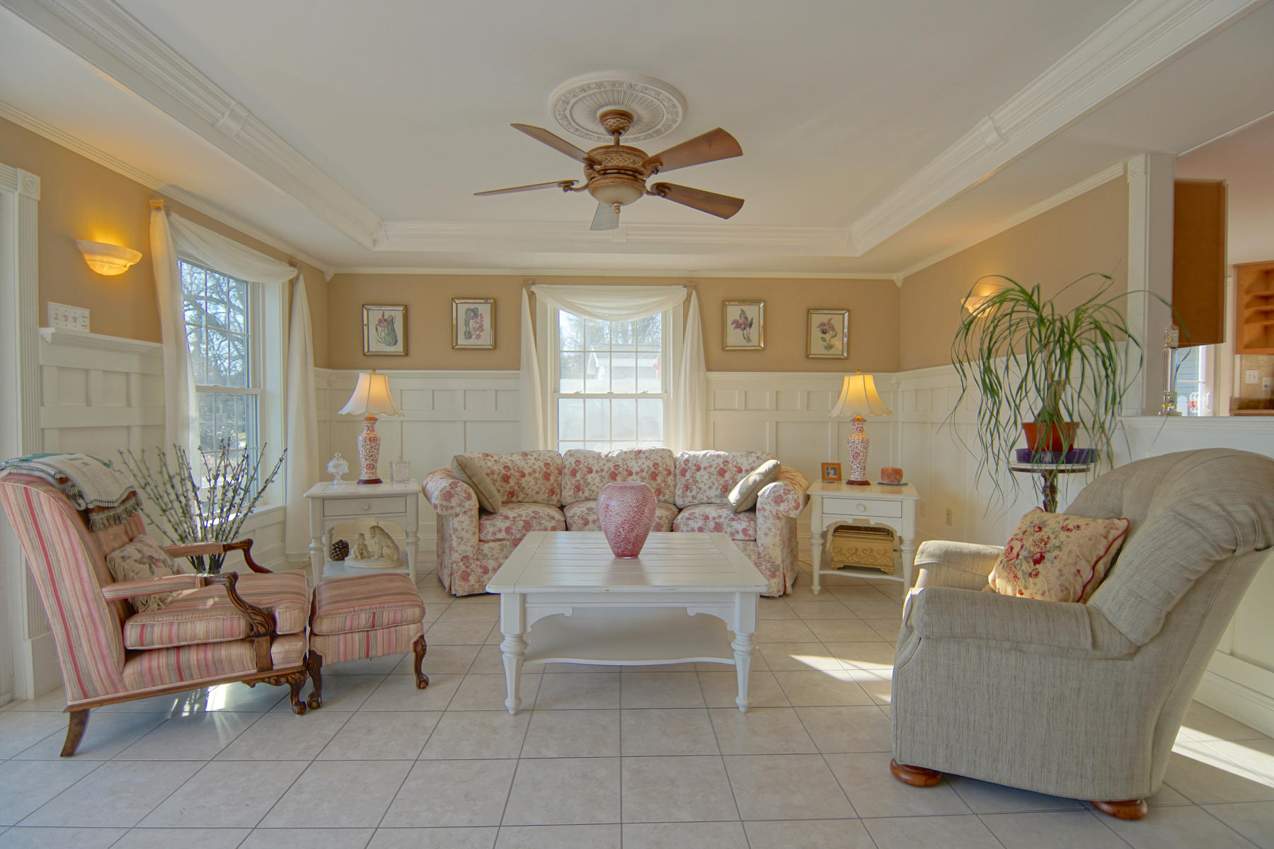 4 Spring Lane Eliot, ME 03903 - Photo 9 of 40 Cozy and bright living area