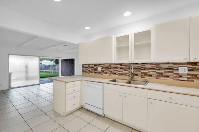 $3,400 | 685 Ipswich Street, Unit 687, Boca Raton, FL 33487