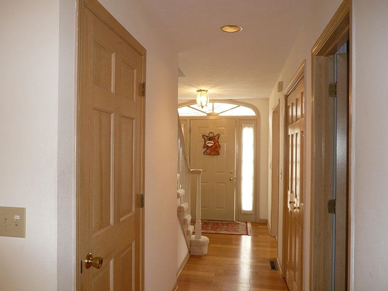 5474 Roanoke Road Rockford, IL 61107 - Photo 3 of 17 Gallery Image 3
