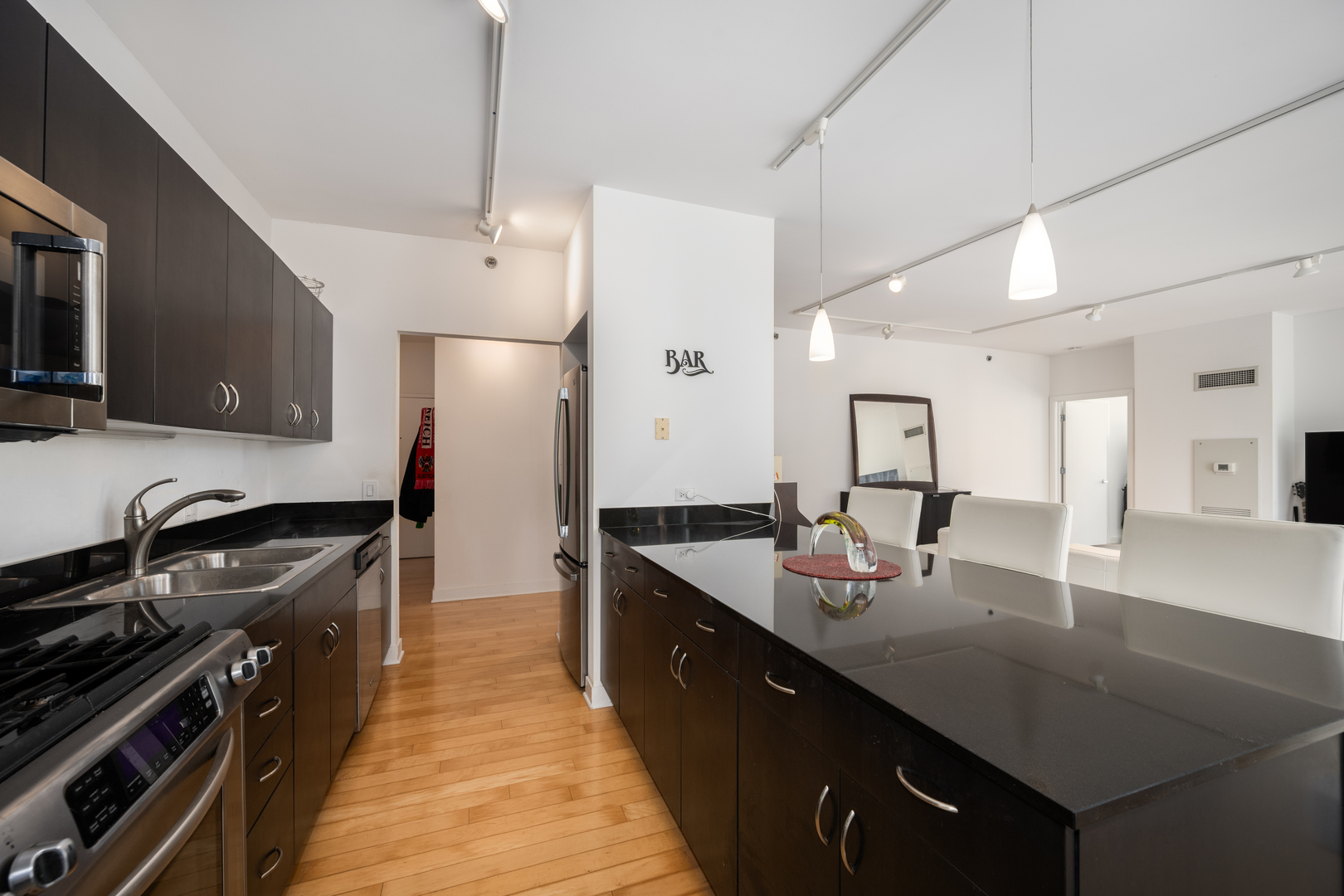 8 East Randolph Street, Unit 1401 Chicago, IL 60601 - Photo 12 of 29