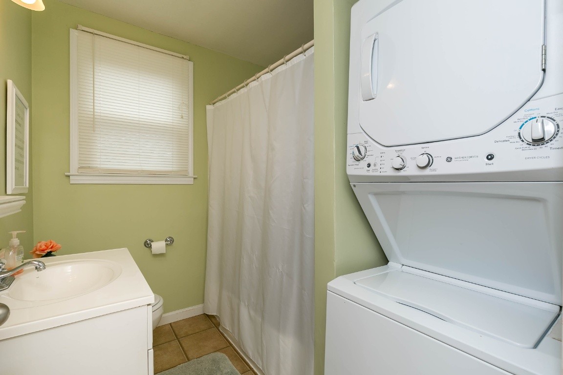 304 Randy Road Madison, TN 37115 - Photo 24 of 34 a bathroom with a sink and a mirror