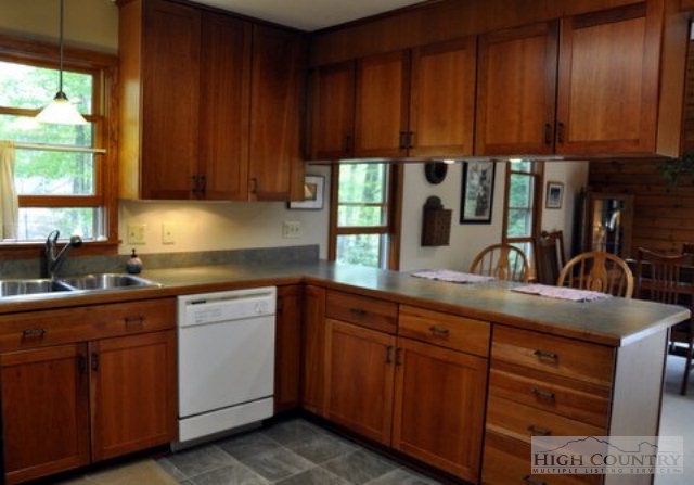 120 Hunters Trail Boone, NC 28607 - Photo 11 of 15 Gallery Image 11