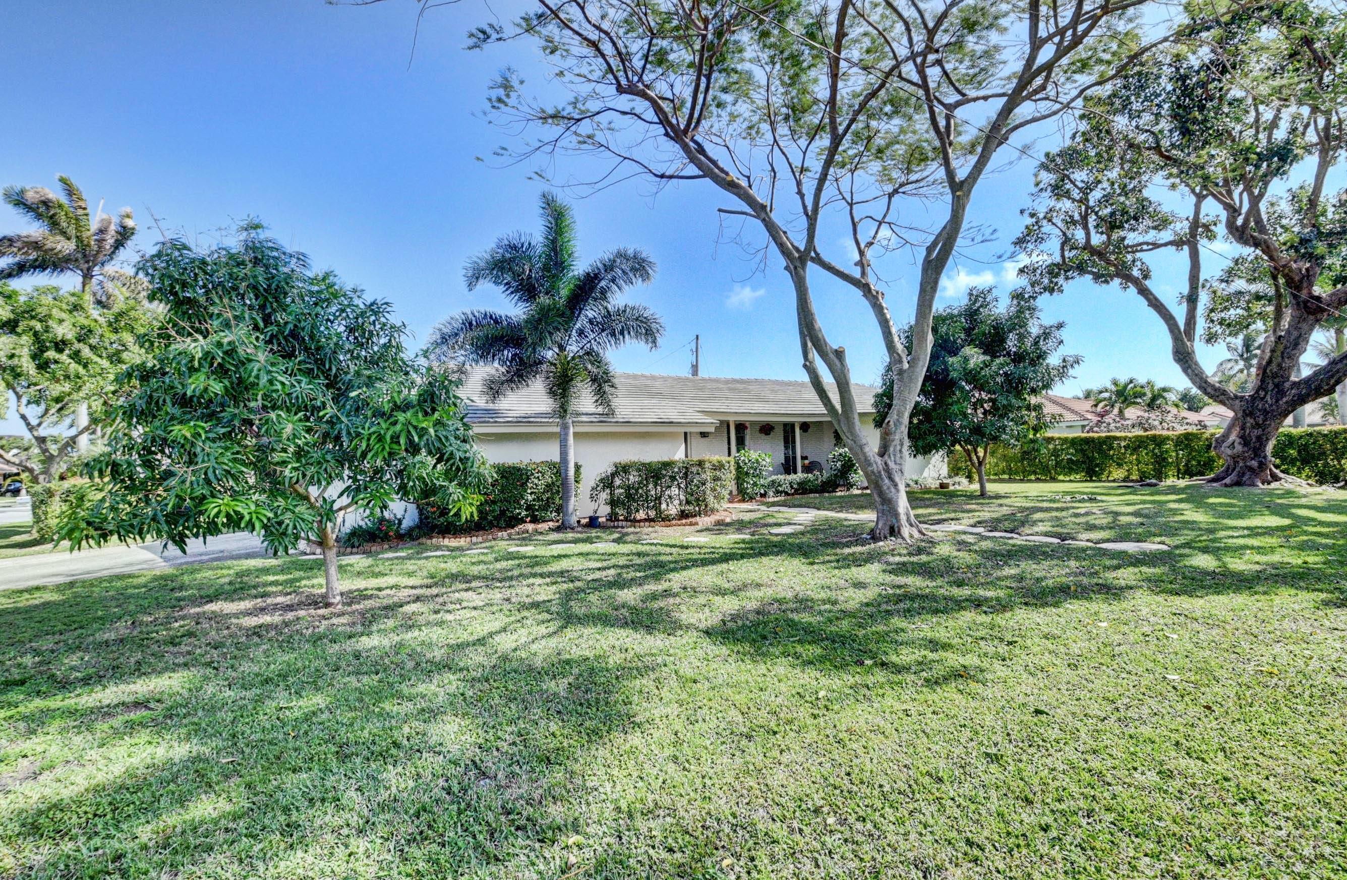 7698 West Country Club Boulevard Boca Raton, FL 33487 - Photo 3 of 41 03_dsc_10001 (1343)_4)_5)_6)_7)