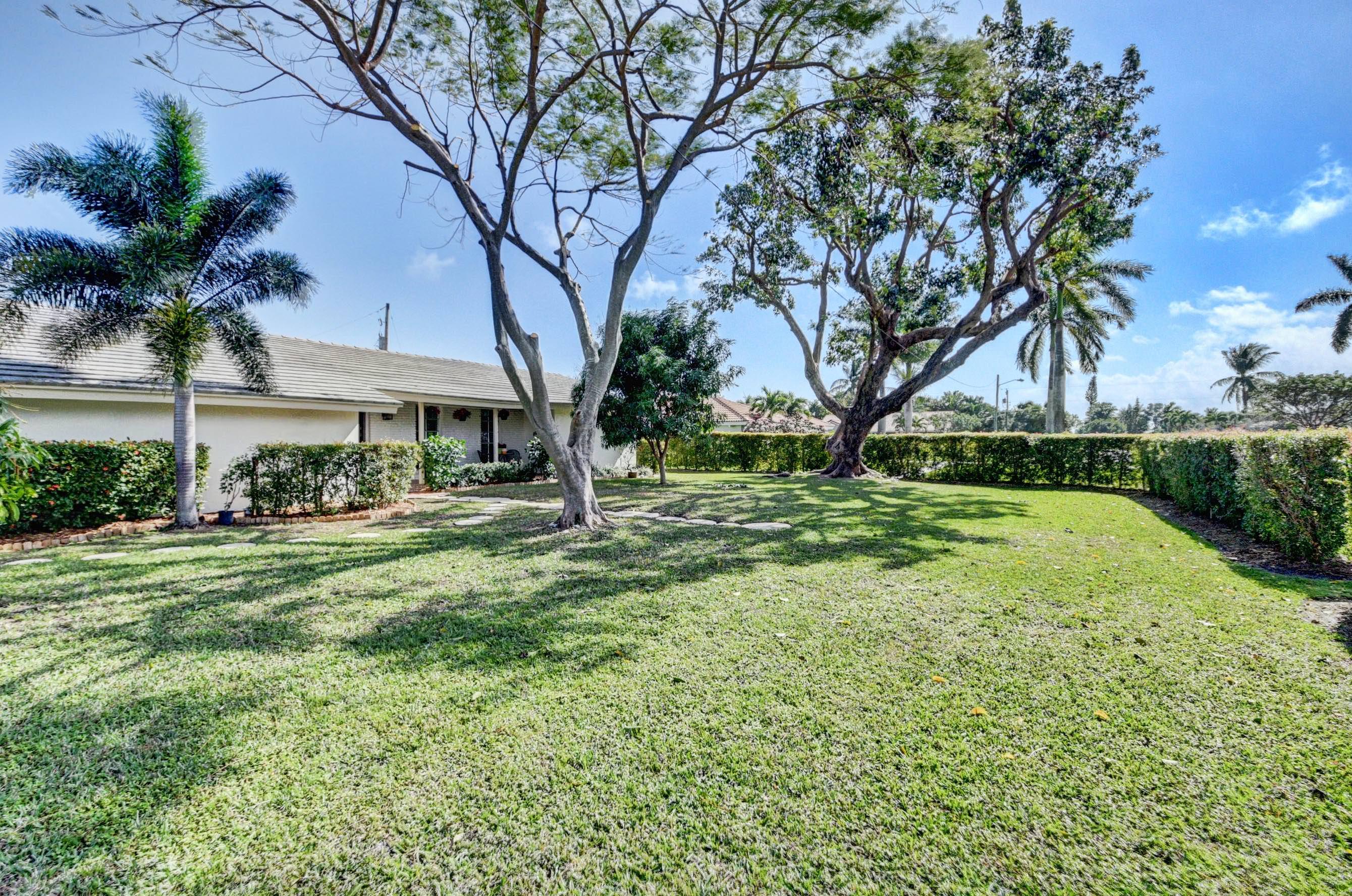 7698 West Country Club Boulevard Boca Raton, FL 33487 - Photo 4 of 41 04_dsc_10001 (1353)_4)_5)_6)_7)