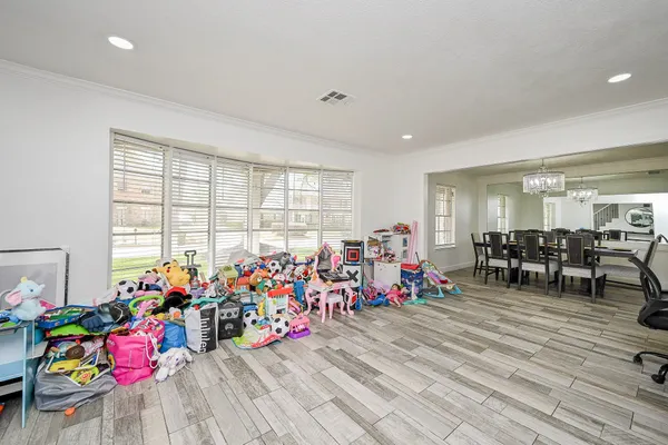 $2,950 | 5506 Pebble Springs Drive, Houston, TX 77066