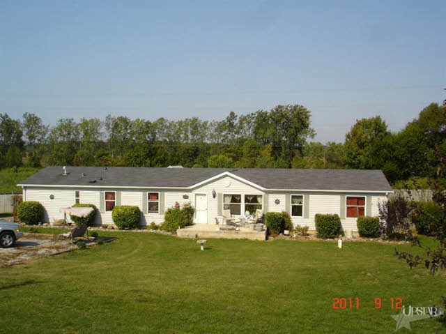 9838 North Gundy Road Roanoke, IN 46783 - Photo 2 of 9