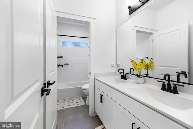 $749,000 | 360 Nighthawk Drive, Middletown, DE 19709