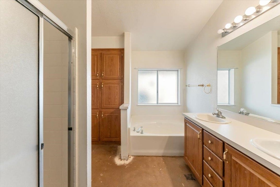 1611 Lichens Road Montague, CA 96064 - Photo 23 of 32 Gallery Image 23