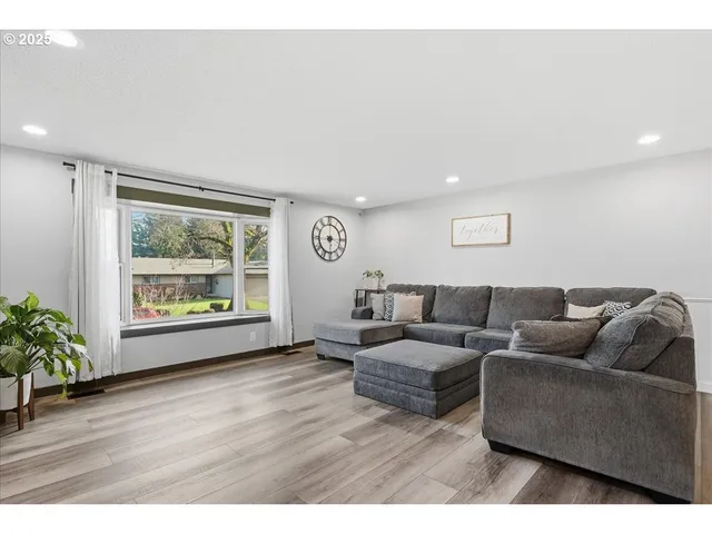 $599,900 | 970 Josephine Street, Oregon City, OR 97045