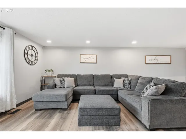 $599,900 | 970 Josephine Street, Oregon City, OR 97045