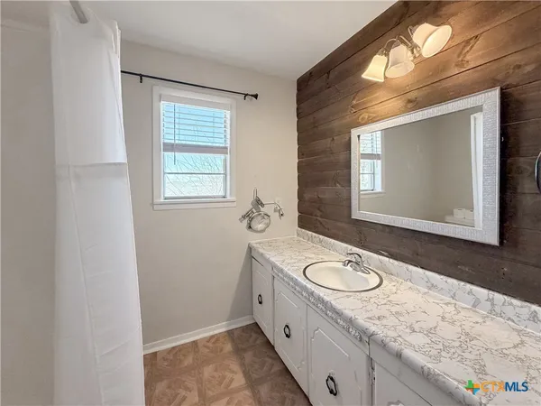 $439,000 | 231 Vip Drive, Canyon Lake, TX 78133
