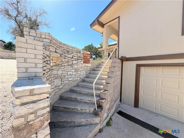$439,000 | 231 Vip Drive, Canyon Lake, TX 78133