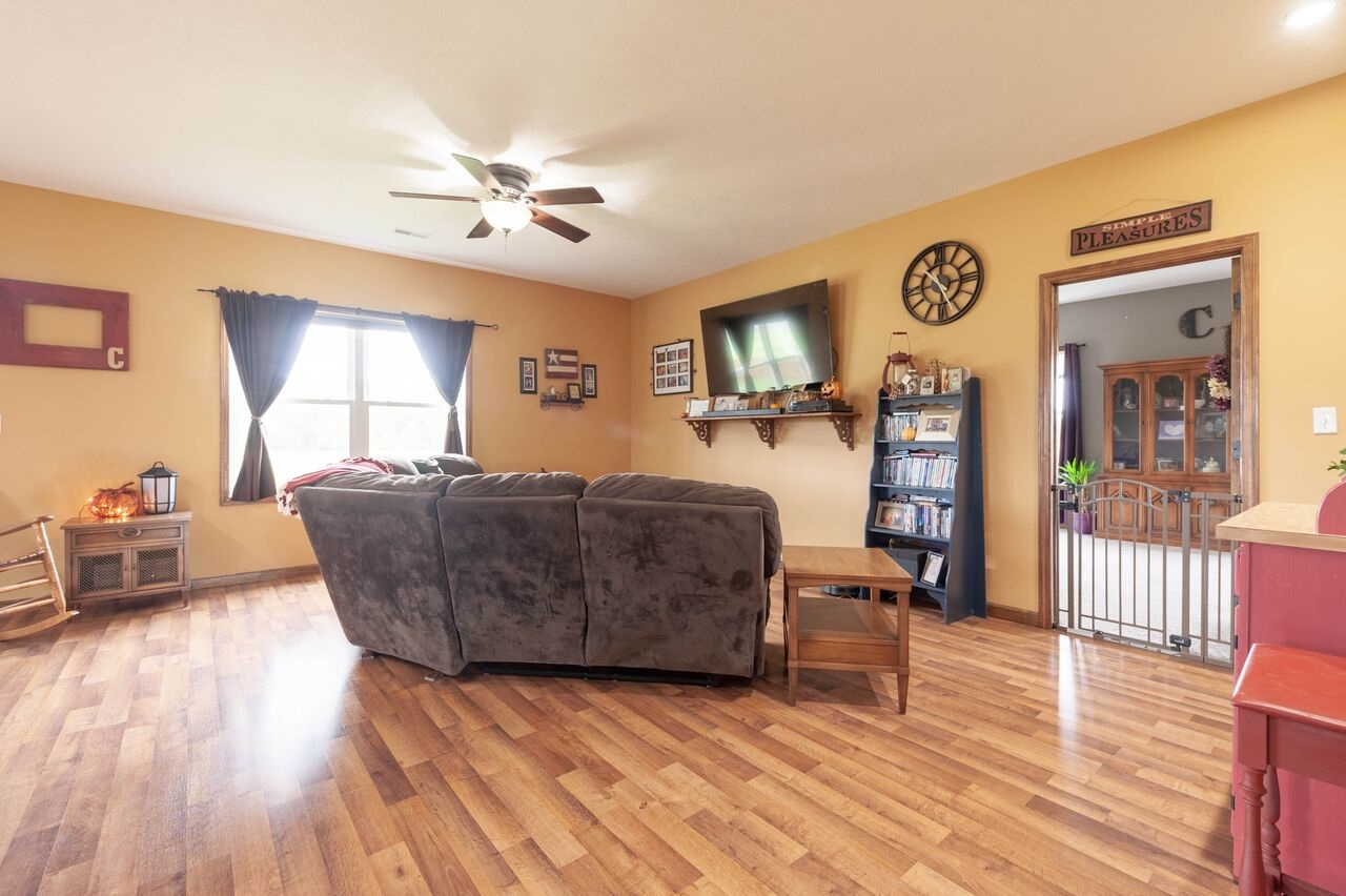 7870 South Breeden Road Bloomington, IN 47403 - Photo 3 of 30