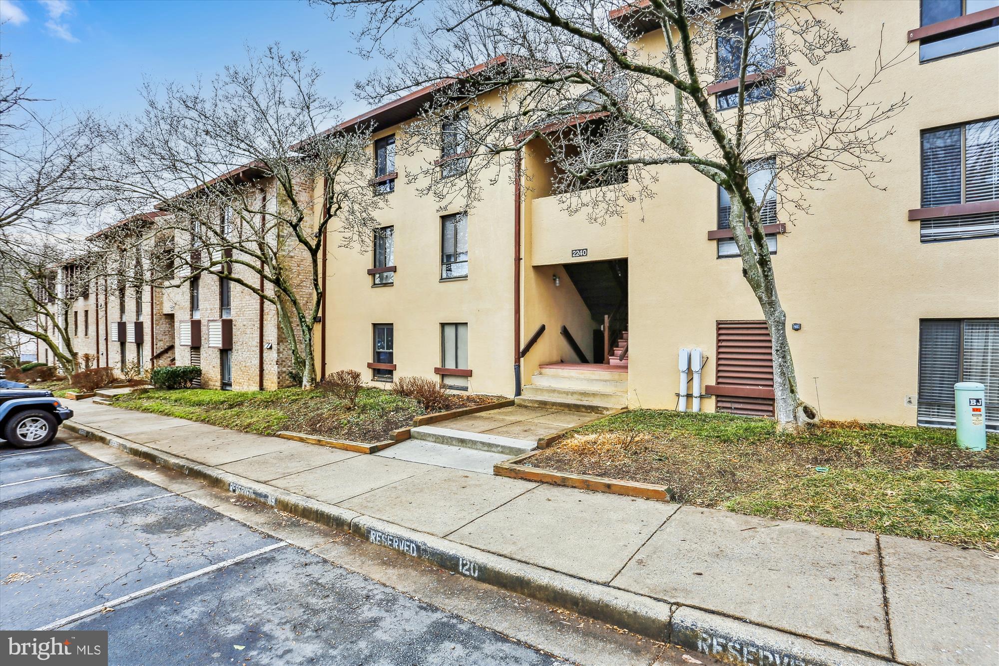 2240 Castle Rock Square, Unit 22C Reston, VA 20191 - Photo 26 of 28 Sidewalks and Landscaping
