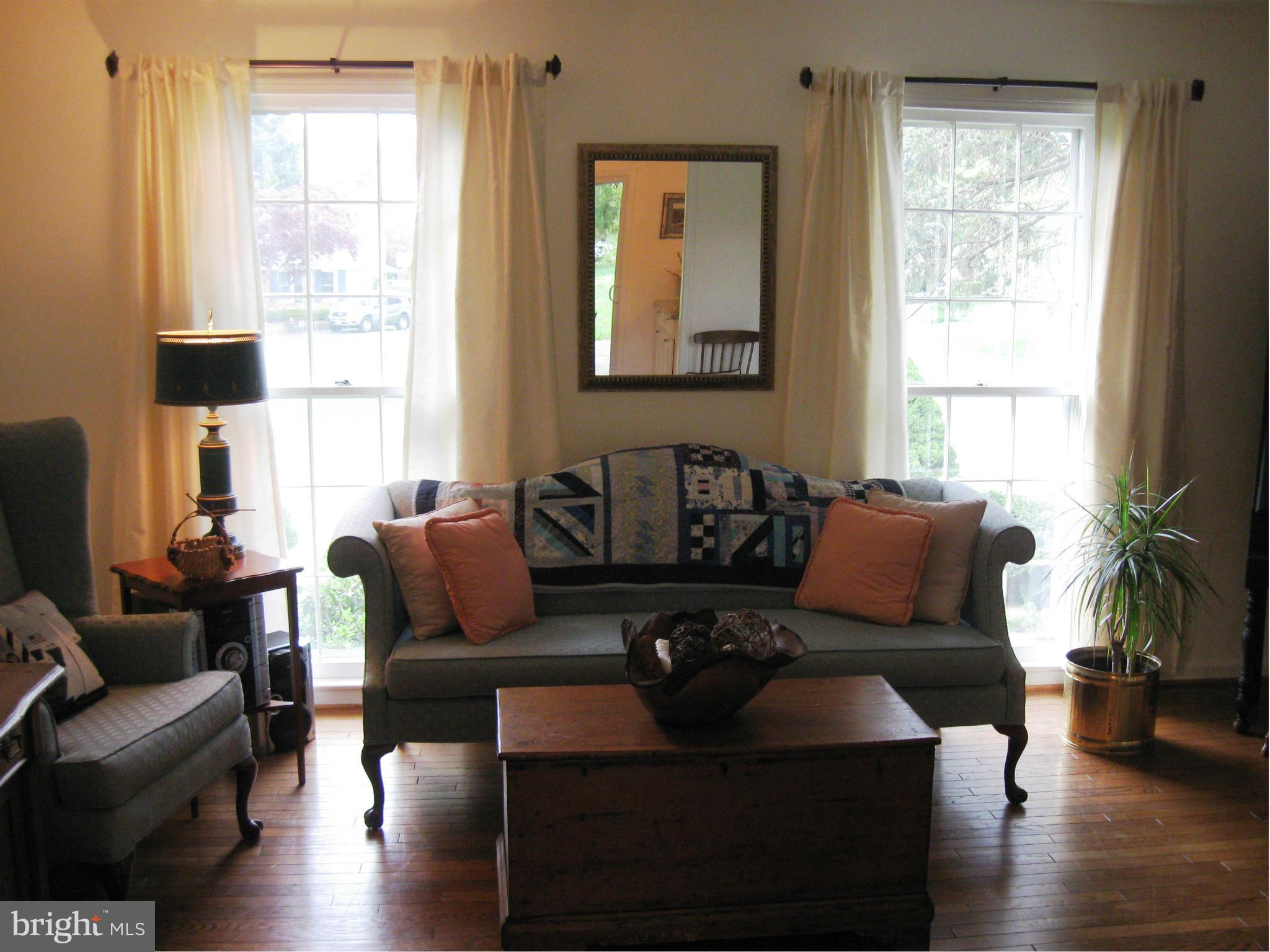 1700 Chester Mill Road Silver Spring, MD 20906 - Photo 6 of 30 Gracious living room