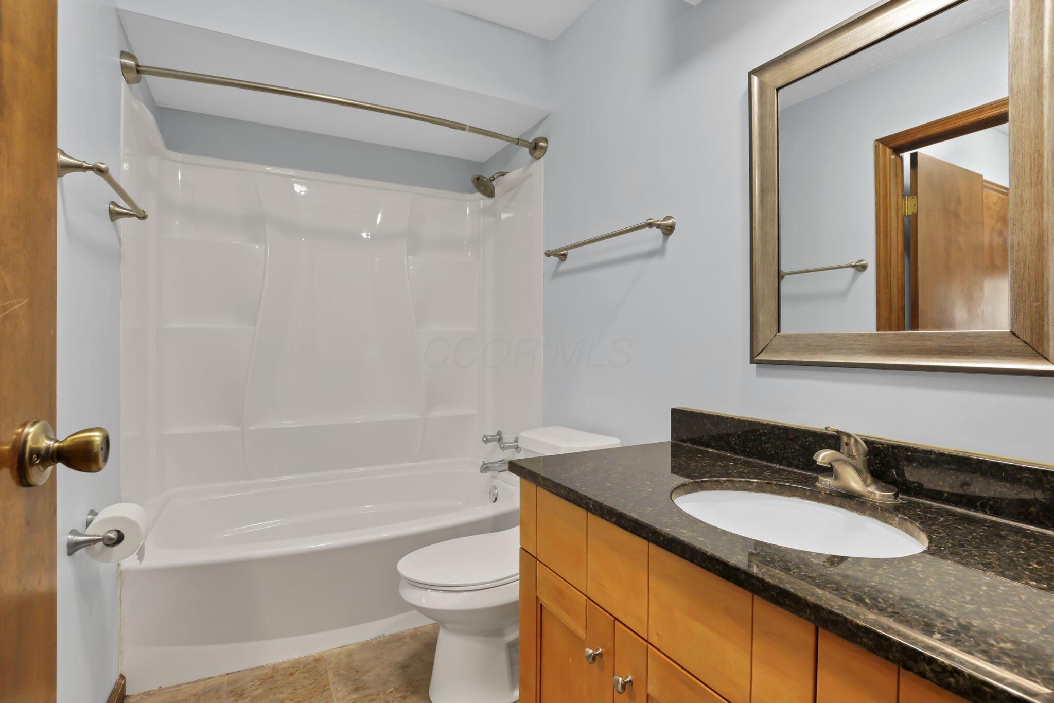 2014 Queensgate Lane Columbus, OH 43235 - Photo 14 of 26 30-web-or-mls-0N4A5864