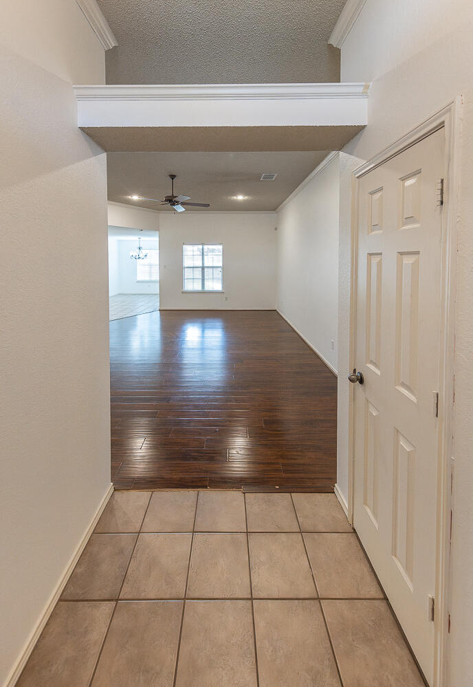 5524 101st Street Lubbock, TX 79424 - Photo 2 of 28 2L9A0368-Enhanced-NR