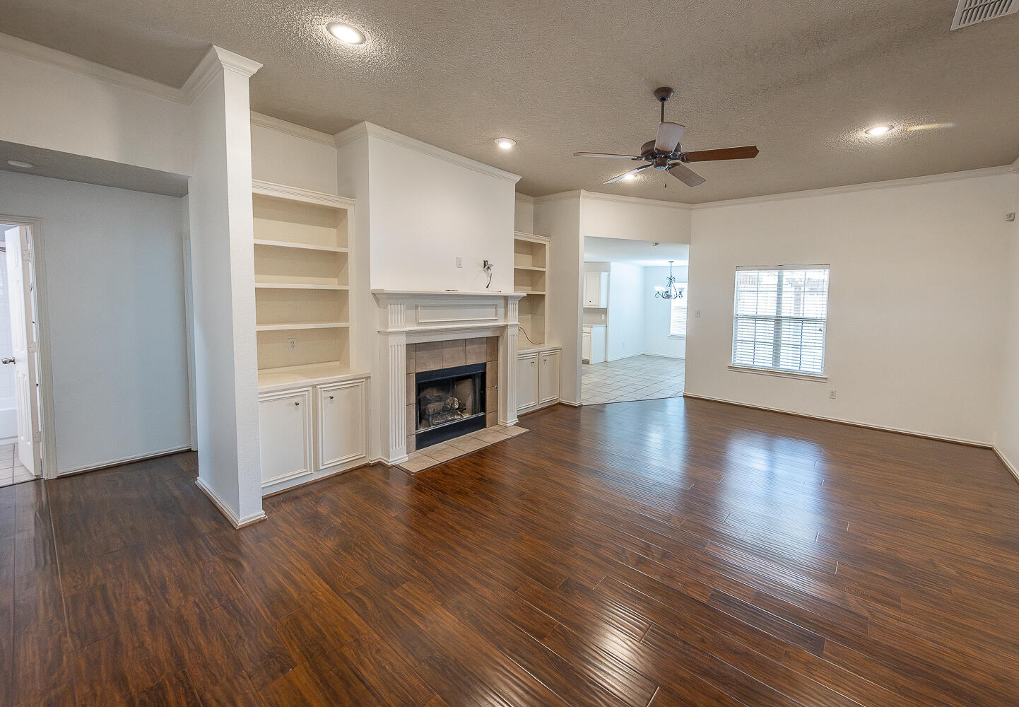 5524 101st Street Lubbock, TX 79424 - Photo 3 of 28 2L9A0375-Enhanced-NR