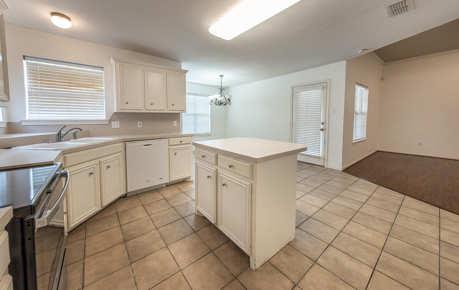 5524 101st Street Lubbock, TX 79424 - Photo 10 of 28 2L9A0422-Enhanced-NR