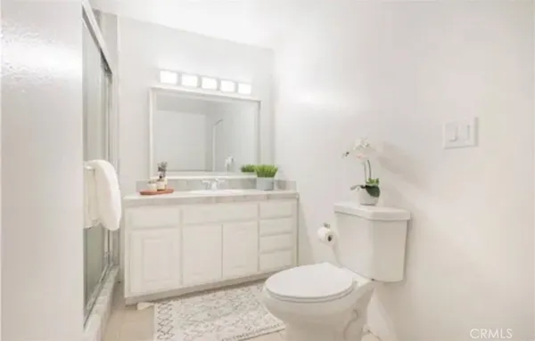 $3,333 | 3833 2nd Street, Unit 205, Long Beach, CA 90803