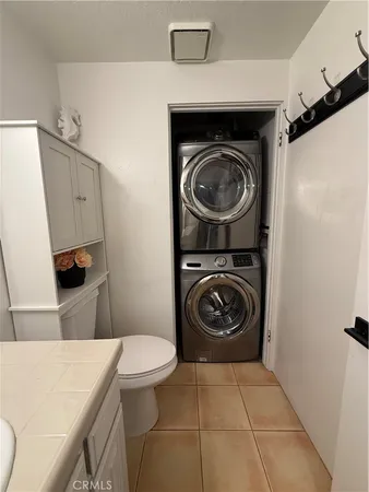 $3,333 | 3833 2nd Street, Unit 205, Long Beach, CA 90803