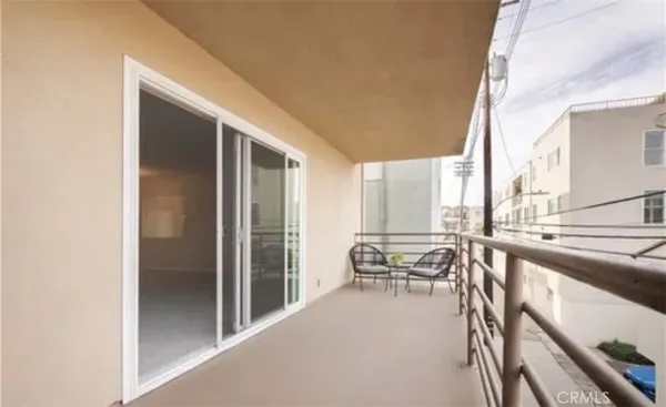 $3,333 | 3833 2nd Street, Unit 205, Long Beach, CA 90803