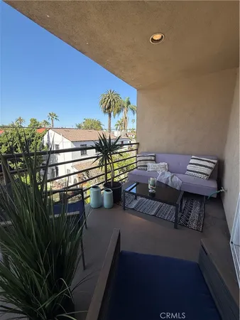 $3,333 | 3833 2nd Street, Unit 205, Long Beach, CA 90803