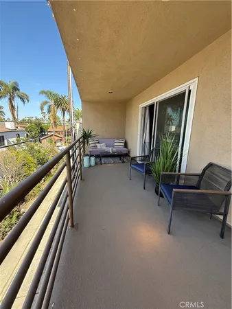$3,333 | 3833 2nd Street, Unit 205, Long Beach, CA 90803