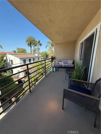 $3,333 | 3833 2nd Street, Unit 205, Long Beach, CA 90803