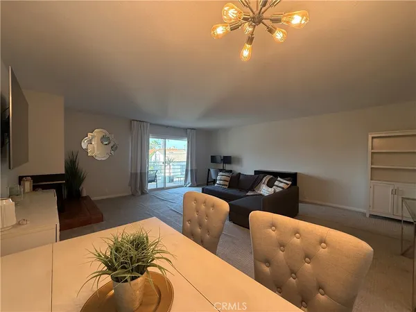 $3,333 | 3833 2nd Street, Unit 205, Long Beach, CA 90803