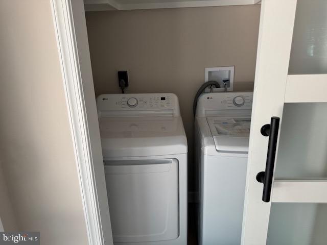 1901 Ridge Road Haymarket, VA 20169 - Photo 26 of 52 a utility room with dryer and washer