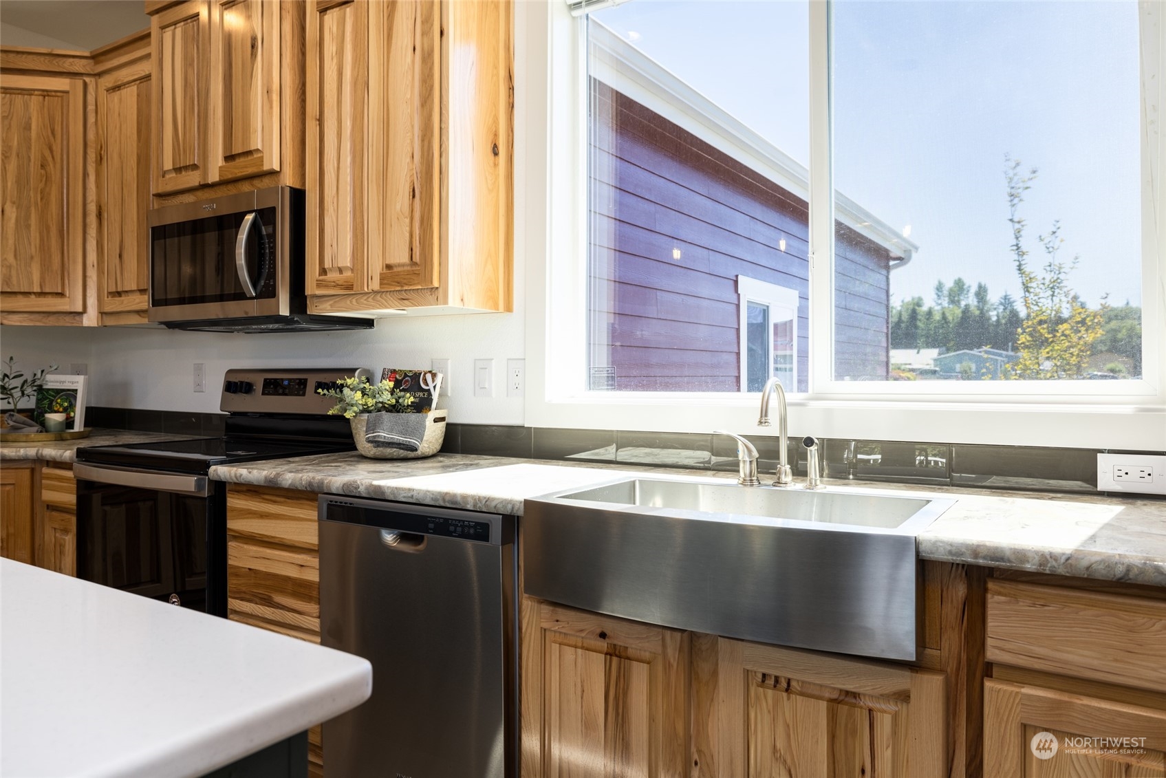 1766 Azure Way Bellingham, WA 98229 - Photo 12 of 28 Gallery Image 12