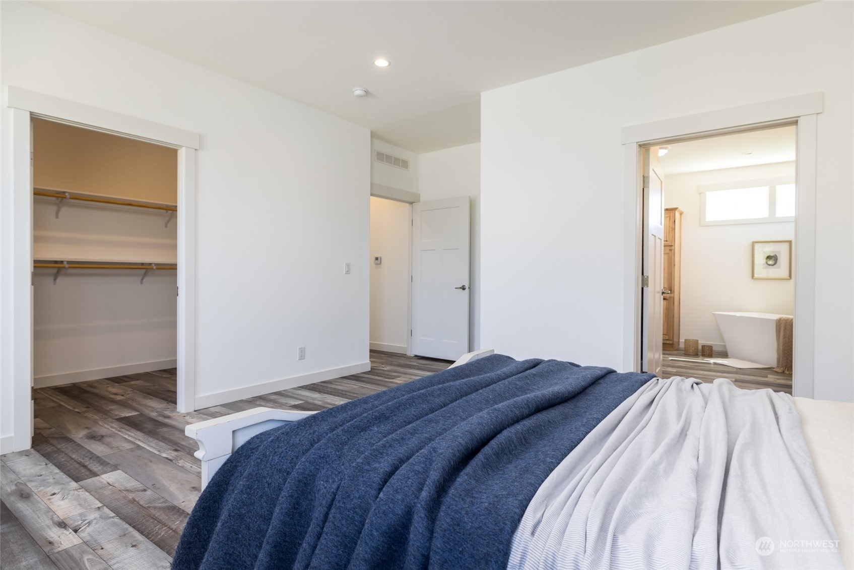 1766 Azure Way Bellingham, WA 98229 - Photo 19 of 28 Gallery Image 19