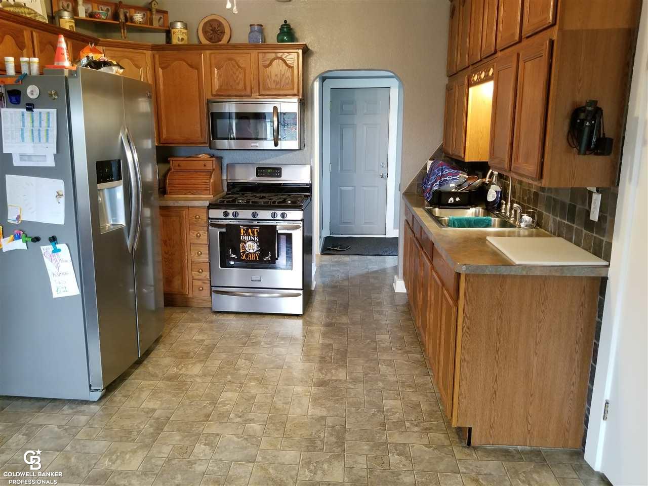 8439 Bricker Road Yale, MI 48097 - Photo 4 of 29