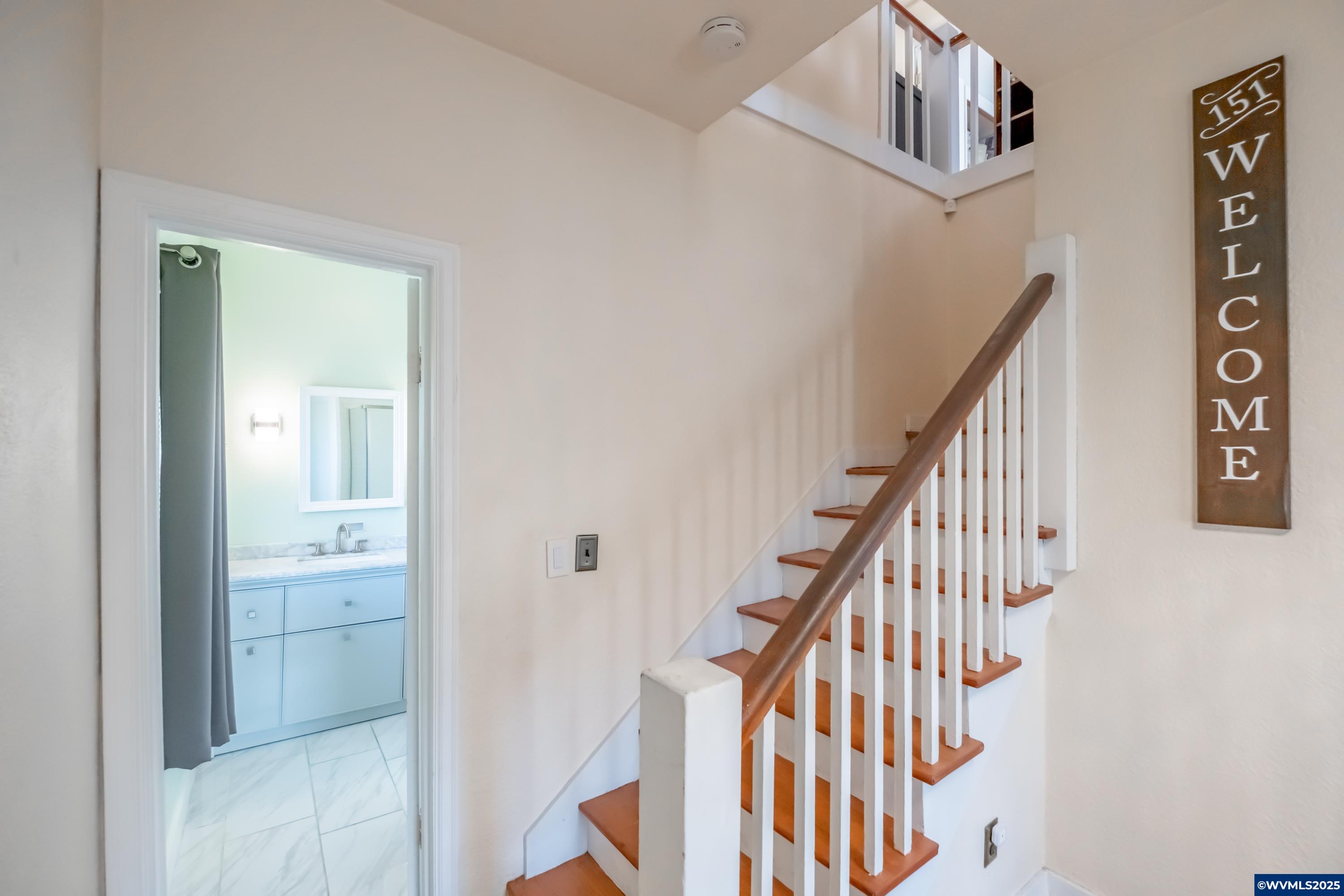 151 Cleveland Street Lebanon, OR 97355 - Photo 6 of 49 Gallery Image 6