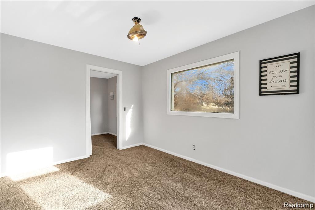 823 West Silver Lake Road Fenton, MI 48430 - Photo 14 of 31