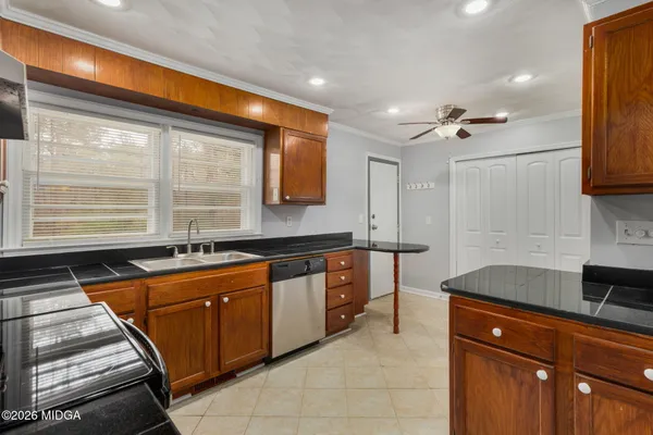 $1,850 | 1496 Wesleyan Drive, Macon, GA 31210