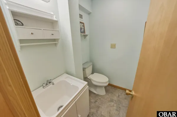$499,000 | 42187 Shallow Point Drive, Avon, NC 27915