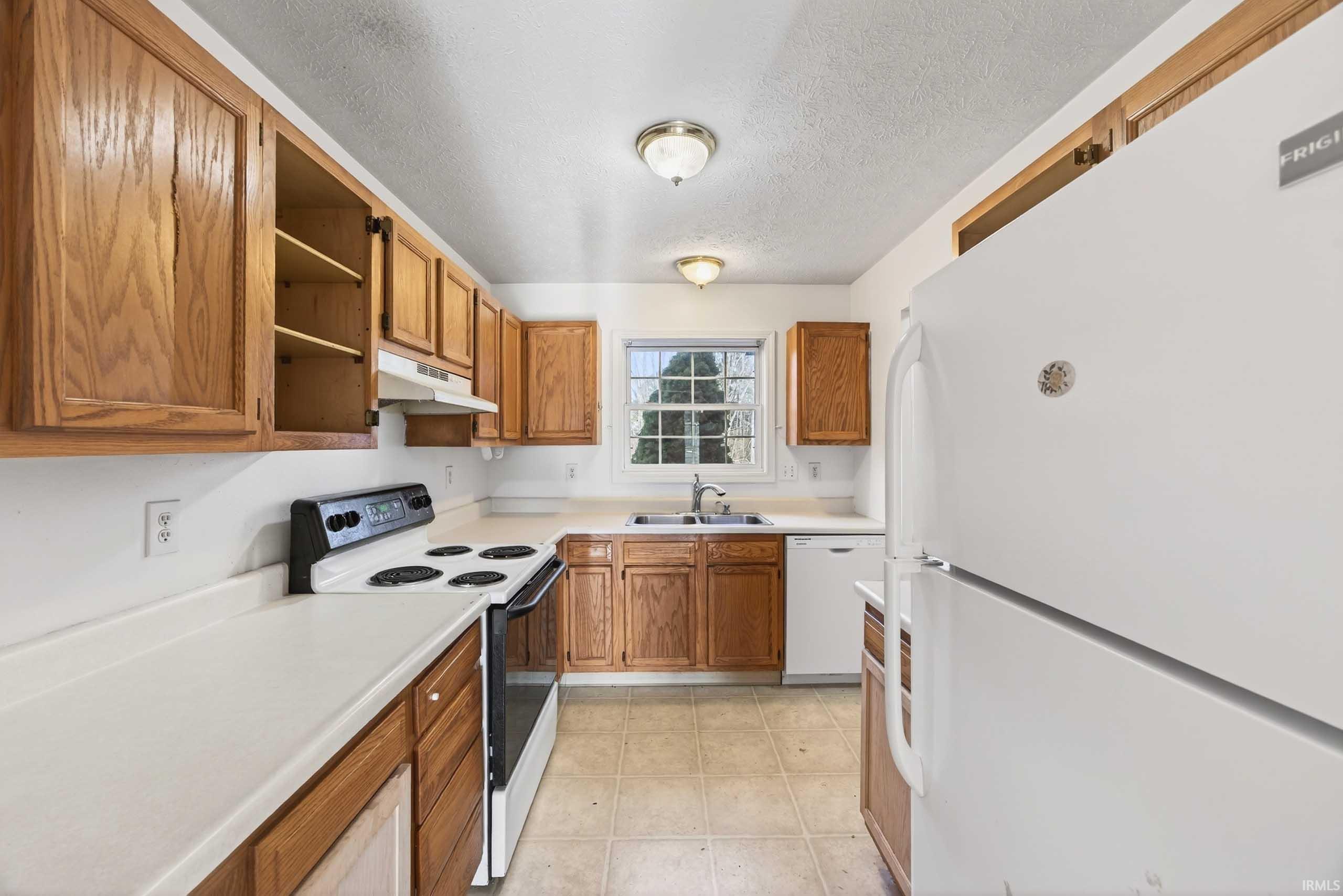 3993 South Cramer Circle Bloomington, IN 47403 - Photo 11 of 36