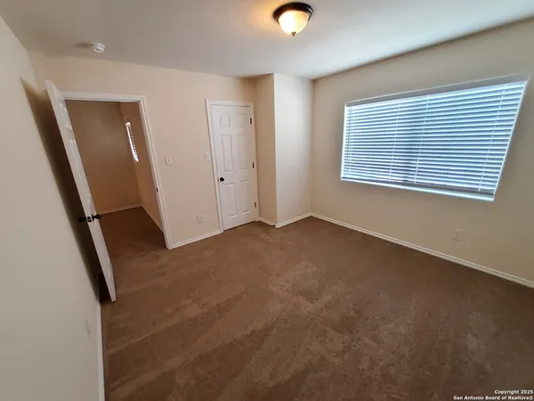 $1,395 | 8712 Vista De Nubes, Converse, TX 78109