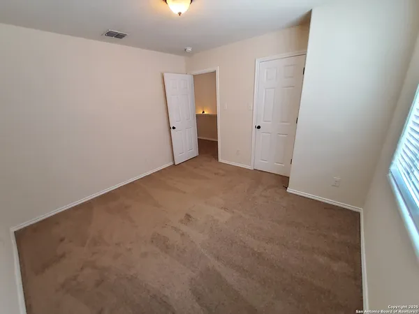 $1,395 | 8712 Vista De Nubes, Converse, TX 78109