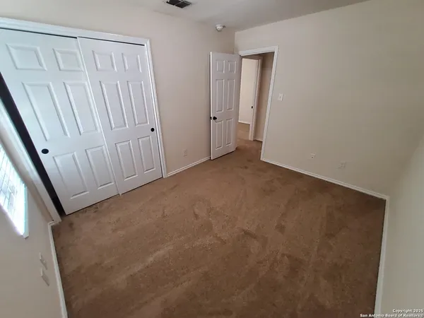 $1,395 | 8712 Vista De Nubes, Converse, TX 78109