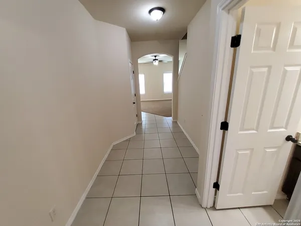 $1,395 | 8712 Vista De Nubes, Converse, TX 78109