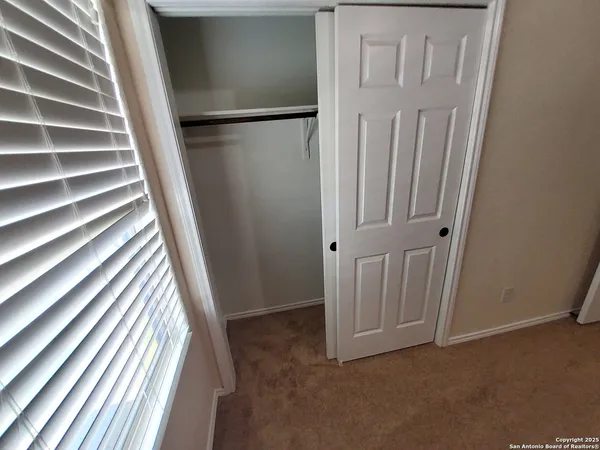 $1,395 | 8712 Vista De Nubes, Converse, TX 78109